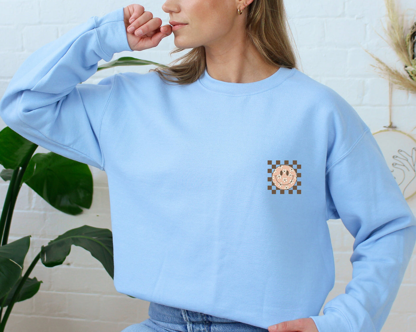 Smiling Flower Sweatshirt, Trendy Smile Face Sweatshirt, Sweatshirt for Women, Happy Face Hoodie, Retro Smile Sweatshirt, Birthday Gift